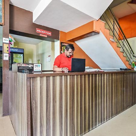 Oyo Hotel Samarth Lodge Солапур Екстериор снимка