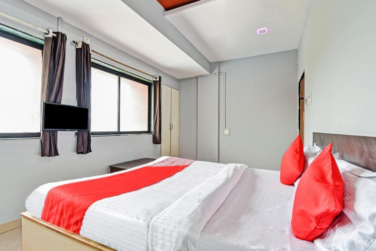 Oyo Hotel Samarth Lodge Солапур Екстериор снимка