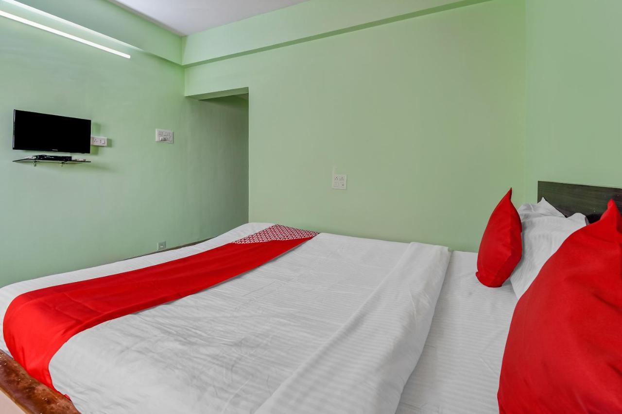 Oyo Hotel Samarth Lodge Солапур Екстериор снимка